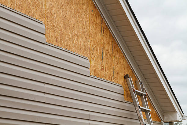 Professional Siding Inspection technician working in Portland, OR